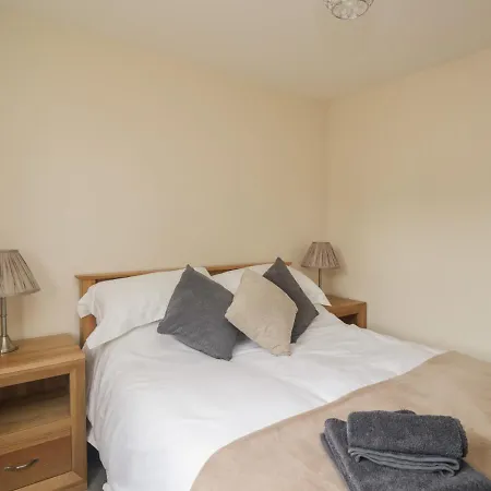 78 Bishops Way Апартаменты
