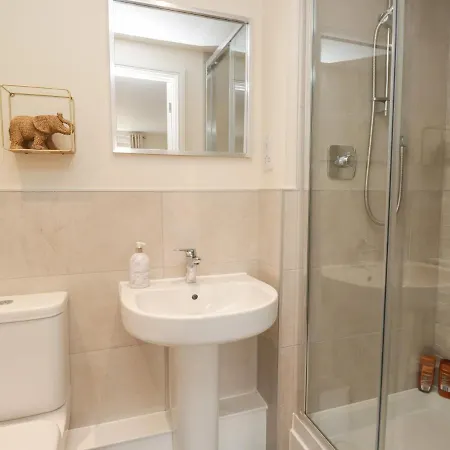 78 Bishops Way Апартаменты